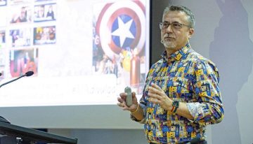 Alfredo Corell, inmunólogo: Las mujeres tienen respuestas más fuertes a las vacunas que los hombres