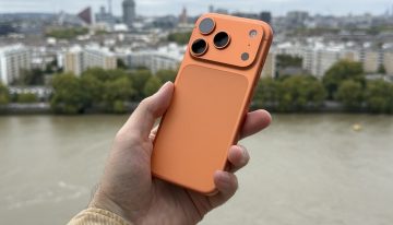 iPhone 17 Pro, primeras impresiones: lo primero, un 'sí' rotundo al color naranja. Lo segundo, Apple viene pisando fuerte