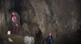 Si queremos saber cómo afectará el cambio climático a los Pirineos no hay que fijarse en el calor o en la nive. Hay que estudiar las cuevas