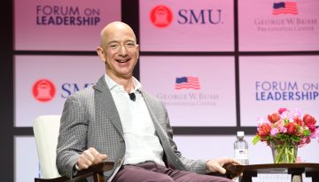 Jeff Bezos pidió a sus padres los ahorros de toda su vida para fundar Amazon. Solo le hicieron una pregunta: «Qué es Internet?