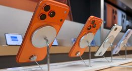 «También ocurre con los iPhone 16». Ante la polémica de los iPhone 17 Pro rayados, las Apple Store han tomado medidas