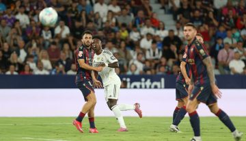 Vinicius recupera la sonrisa y lanza la victoria del Madrid contra el Levante