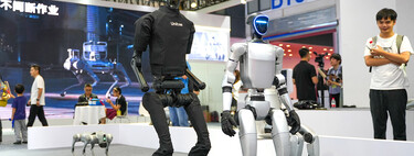 China nos está vendiendo un futuro lleno de robots humanoides. Tenemos (muchas) dudas 