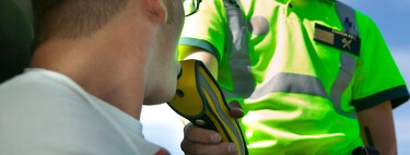 Todas las multas de la DGT por consumir alcohol o drogas: un castigo de hasta 1.000 euros y cárcel