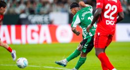 Pellegrini hace historia y cómoda victoria del Betis ante un flojo Osasuna