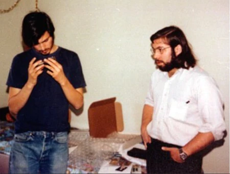 Steve Jobs ya se vestía de negro en 1975 cuando estaba creando el Apple-1