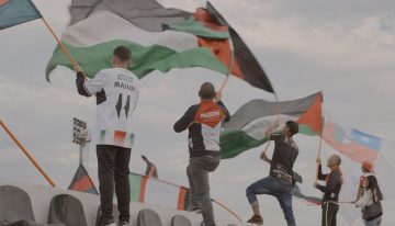 Un profesor de Alcorcón, reprendido por llevar una camiseta con colores de la bandera palestina por su “simbología política”