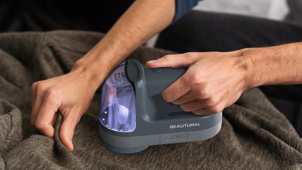 Quitapelusas de diseño ergonómico apto para todo tipo de tejidos.