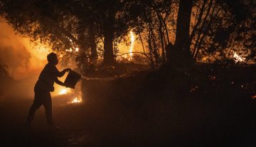 Un estudio apuntala el vínculo del cambio climático con la histórica ola de incendios de agosto