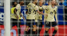 El Barça remonta con la cabeza ante el Oviedo