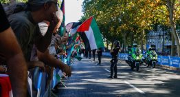 Última etapa de la Vuelta a España en directo | La Policía carga contra los manifestantes propalestinos tras irrumpir en el recorrido a la altura de Atocha, Cibeles y Gran Vía