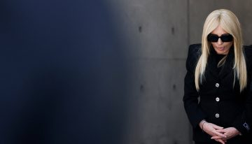 La capilla ardiente de Giorgio Armani en Milán, en imágenes