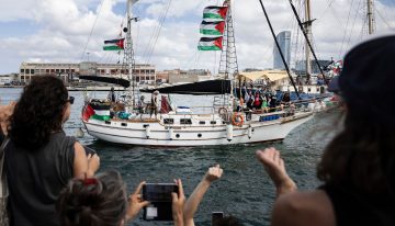 La flotilla humanitaria con ayuda para Gaza regresa a puerto por mal tiempo