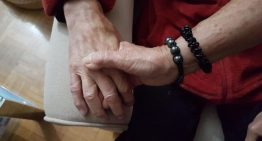 Las cuidadoras, las «olvidadas» que afrontan el alzhéimer en soledad y sin conocimientos