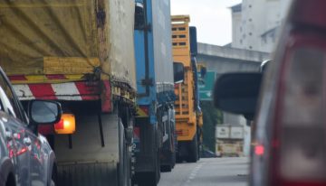 China está intratable en la carrera del coche eléctrico, y va camino de repetir con los camiones de carga
