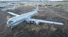 Algunos aviones antiguos acaban en museos. Estos se subastan desde 25 dólares por un alquiler impago