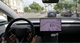 Tesla presiona para que Europa nos deje conducir sin manos. Problema: EEUU investiga a 2,9 millones de coches por saltarse las normas