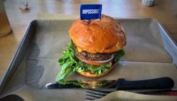 Hay una guerra dentro de la UE: la de si podemos llamar «hamburguesas» a las hamburguesas vegetales (y tiene pinta de durar años)