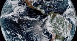 Hace 24 años, la Tierra era simétrica. Ahora el hemisferio norte es «inequívocamente» más oscuro que el hemisferio sur