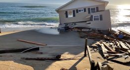 Las casas construidas sobre el mar son parte de la identidad de EEUU. Hasta que el cambio climático comenzó a engullirlas