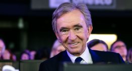 Amancio Ortega no es el único millonario que ha pasado de un imperio de la moda al ladrillo: Bernard Arnault le sigue los pasos