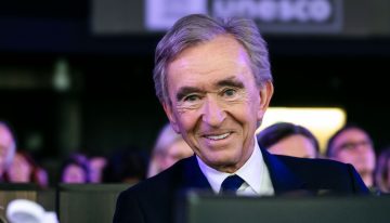 Amancio Ortega no es el único millonario que ha pasado de un imperio de la moda al ladrillo: Bernard Arnault le sigue los pasos