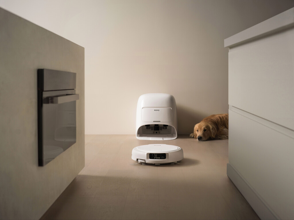 DJI ROMO: el primer robot aspirador de DJI ya es oficial. Y sí, esquiva obstáculos con la tecnología de sus drones