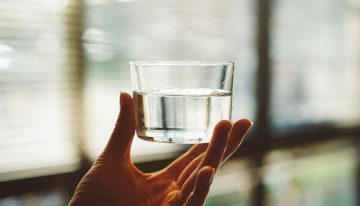 Cada vez bebemos menos alcohol, así que alguien ya ha visto el nuevo negocio: aguas «premium»