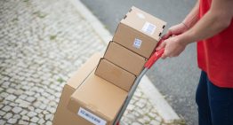 El repartidor dice que no había nadie en casa, pero en realidad ni siquiera pasó por tu calle: es el síntoma de un sector saturado El repartidor dice que no había nadie en casa, pero en realidad ni siquiera pasó por tu calle: es el síntoma de un sector saturado