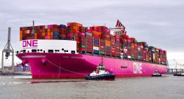 No es un barco, es un «Empire State» flotante: la machada del ONE superando el récord de contenedores a bordo
