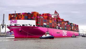 No es un barco, es un «Empire State» flotante: la machada del ONE superando el récord de contenedores a bordo