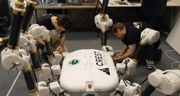 Australia ha decidido hacer una aportación a la carrera lunar de la forma más australiana posible: con una araña gigante