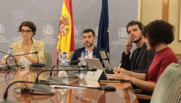 Bustinduy muestra a las comunidades su «absoluta colaboración» para que las ayudas lleguen cuanto antes a los enfermos de ELA