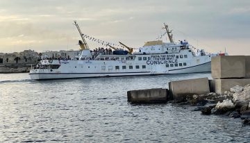 Una nueva flotilla italiana de 11 barcos navega rumbo a Gaza y espera llegar en dos días
