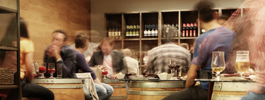 El alcohol también te está matando, pero a todo el mundo le parece bien. Y es lógico que así sea