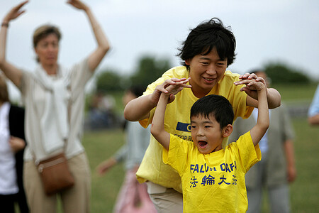 Learning The Seccond Falun Dafa Exercise
