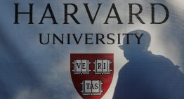 La llegada de estudiantes extranjeros a Estados Unidos cae un 20% en agosto por las trabas a los visados y el escrutinio de los candidatos