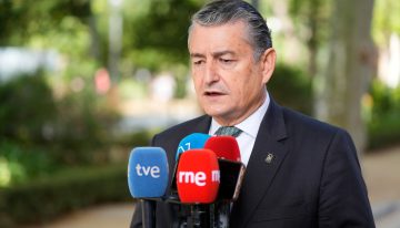 Moreno confirma a Antonio Sanz como consejero de Sanidad tras la crisis de los cribados de mama