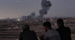 Última hora del conflicto en Oriente Próximo, en directo | Israel bombardea el sur de Gaza horas después de que el Gobierno aprobara el alto el fuego