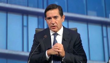 Última hora y reacciones de la opa del BBVA por el Sabadell, en directo | Carlos Torres rechaza dimitir tras el fracaso de la opa sobre el Sabadell: “Mi continuidad no depende del resultado del proceso”