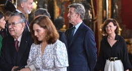 Feijóo equipara a Vox con Bildu y los independentistas por su plante al Rey en la recepción del 12 de octubre