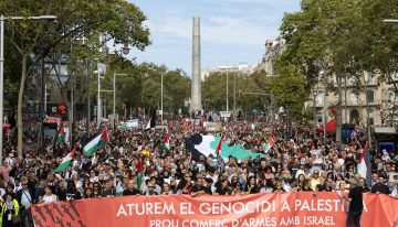 Última hora de las manifestaciones en apoyo al pueblo palestino y la flotilla de Gaza, en directo | Miles de personas salen a la calle en Barcelona en la primera de las protestas propalestinas convocadas el fin de semana