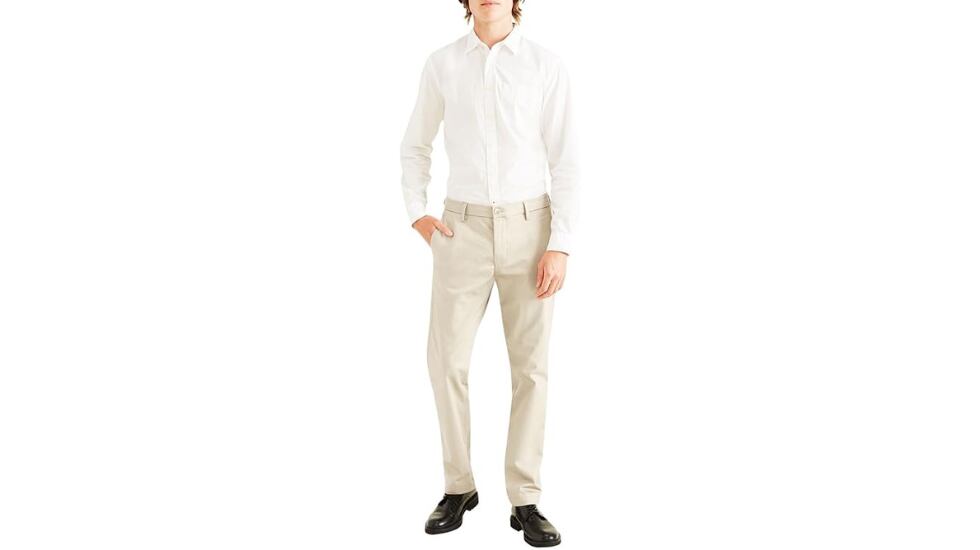 Pantalones tipo chinos, de Dockers.
