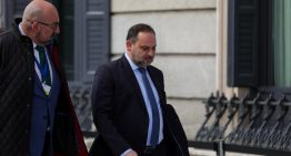 Los mensajes que acreditan que Koldo financiaba los gastos de Ábalos: “Hay que enviar flores a Carolina por San Valentín”