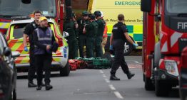 Un hombre atropella y apuñala a cuatro personas en una sinagoga de Mánchester durante la celebración del Yom Kipur