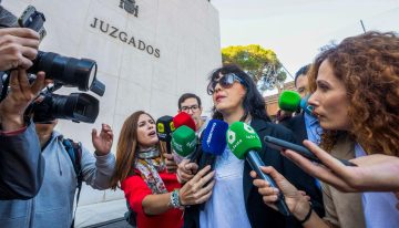 Juana Rivas, tras declarar en el juzgado por la presunta sustracción de su hijo, pide ayuda para terminar “con este circo”: “No me rindo”