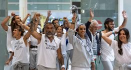 El segundo grupo de activistas de la flotilla a Gaza llega a Barcelona y denuncia malos tratos durante su detención en Israel