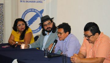 La principal asociación de periodistas de El Salvador se va al exilio