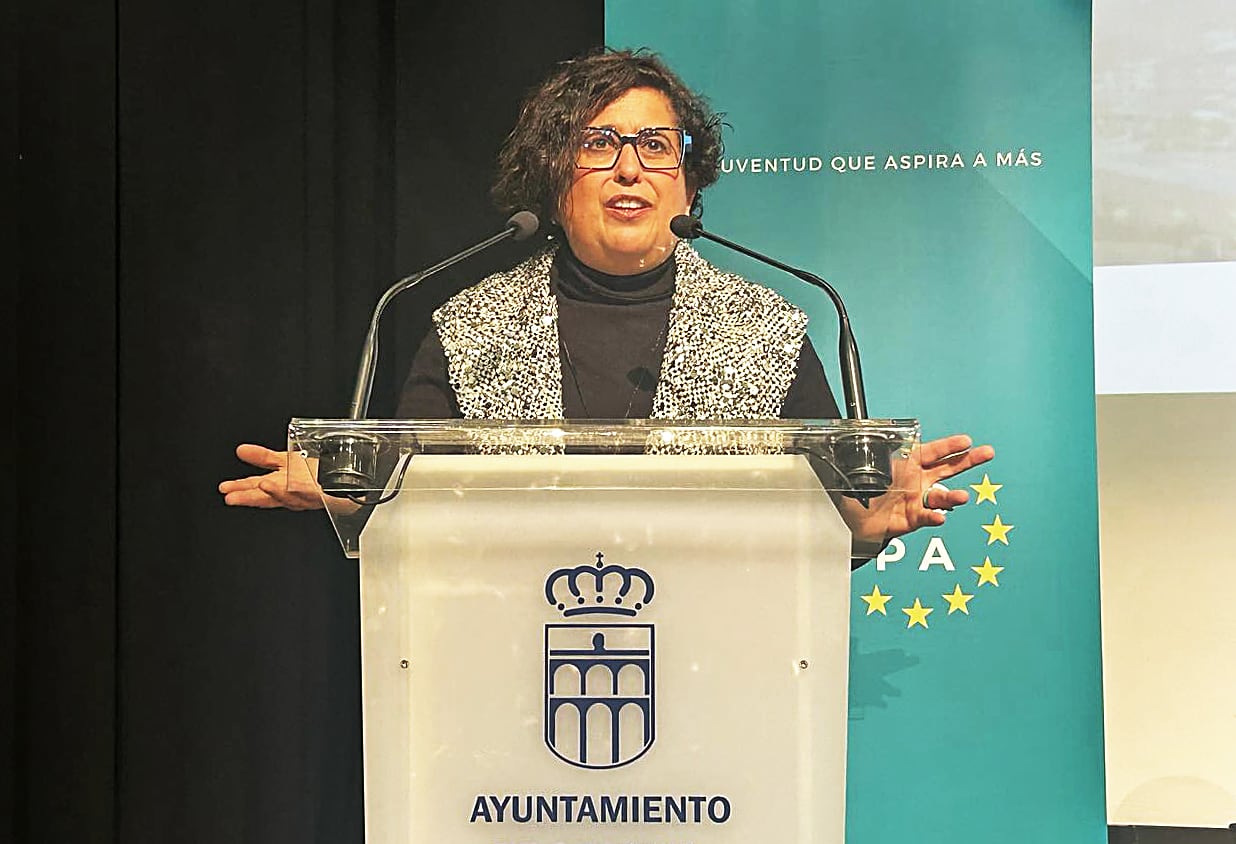La hasta ahora teniente de alcalde de Segovia, concejala de Hacienda y portavoz del Grupo Municipal del PP, Rosalía Serrano Velasco, en una imagen publicada en la cuenta de Facebook del Ayuntamiento de Segovia.