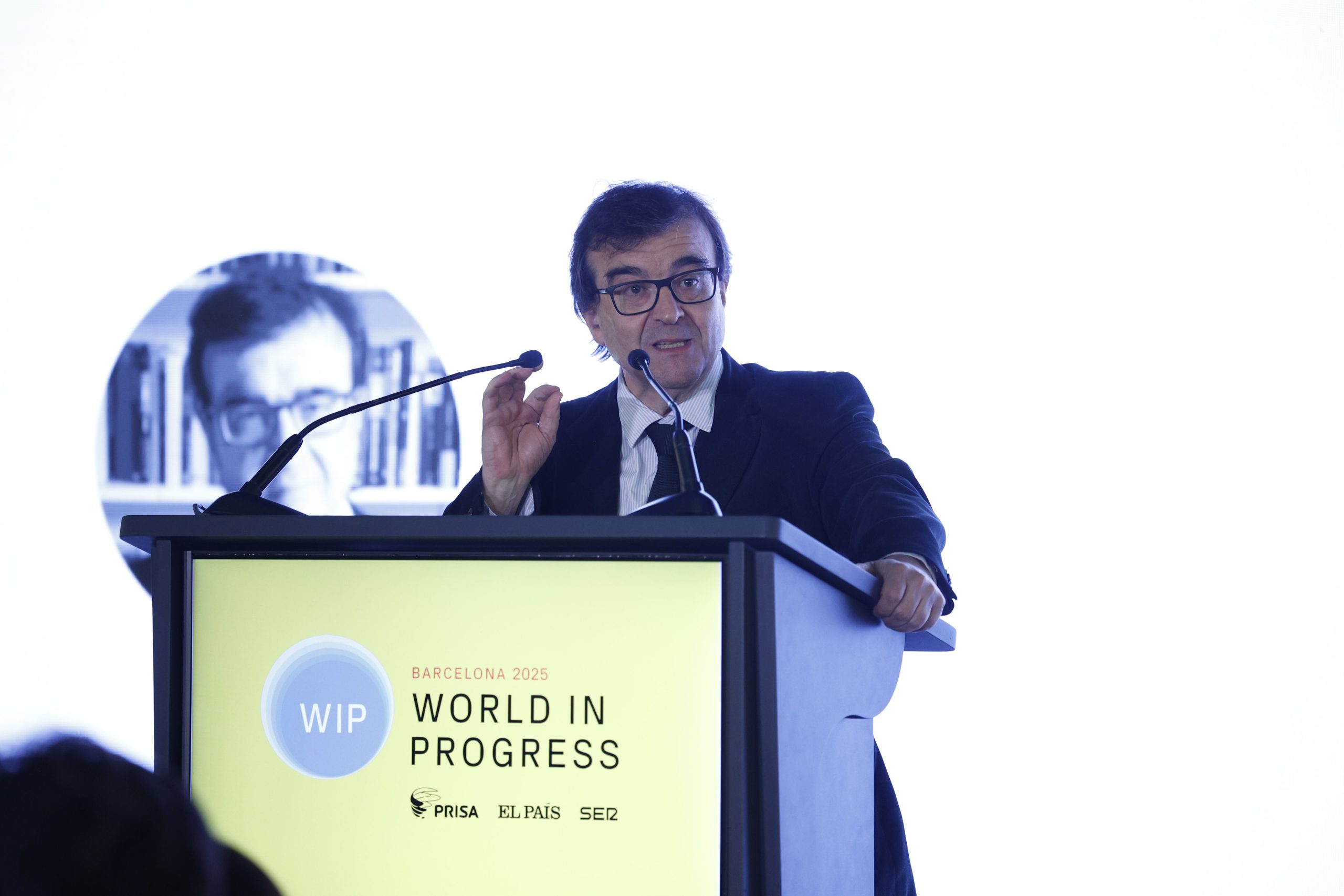 El escritor Javier Cercas, antes de la cena de clausura de la primera jornada del foro World In Progress en Barcelona.
